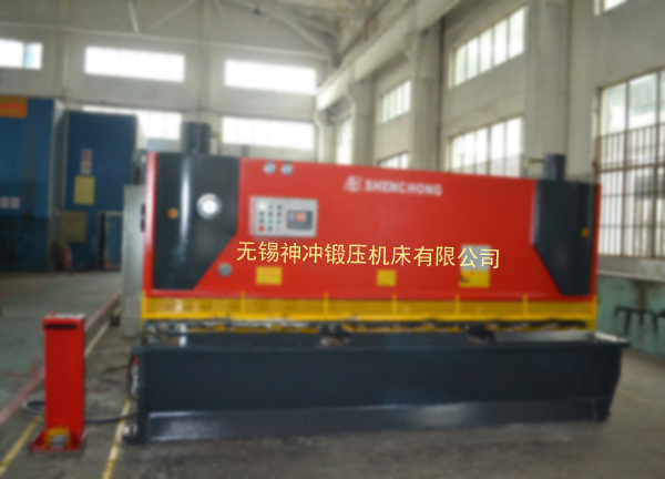 QC11Y-8×3200液壓剪板機(jī)2.jpg QC11Y-8×3200液壓剪板機(jī)2.jpg