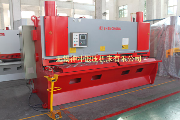 數(shù)控高精度剪板機(jī)圖片1 數(shù)控高精度剪板機(jī)圖片1