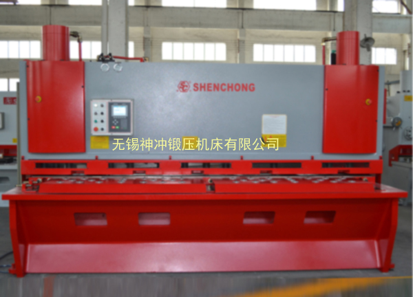 數(shù)控高精度剪板機(jī)圖片3.jpg 數(shù)控高精度剪板機(jī)圖片3.jpg