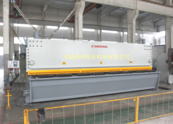 QC11K-13*8000數(shù)控剪板機(jī)廠家圖片 QC11K-13*8000數(shù)控剪板機(jī)廠家圖片