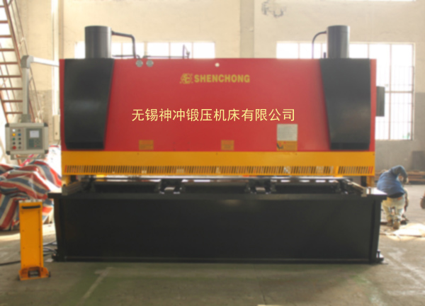 QC11K-20×3200數(shù)控剪板機.jpg QC11K-20×3200數(shù)控剪板機.jpg