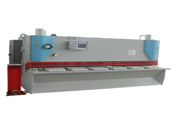 剪板機(jī)故障源點(diǎn)有哪些以及閘式剪板機(jī)容易出現(xiàn)哪些問(wèn)題？