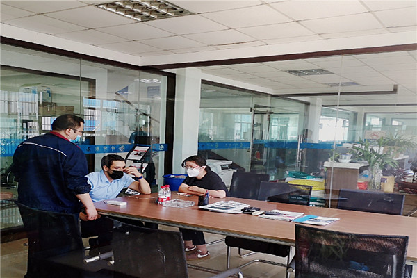 來(lái)自法國(guó)客戶(hù)順利驗(yàn)完油電混合數(shù)控折彎?rùn)C(jī)高精度剪板機(jī) 來(lái)自法國(guó)客戶(hù)順利驗(yàn)完油電混合數(shù)控折彎?rùn)C(jī)高精度剪板機(jī)