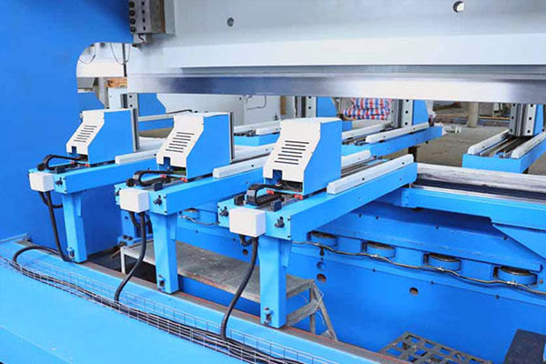 雙機(jī)聯(lián)動折彎機(jī)后擋料裝置