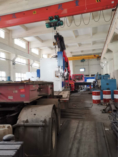 運(yùn)到客戶工廠數(shù)控折彎機(jī) 運(yùn)到客戶工廠數(shù)控折彎機(jī)