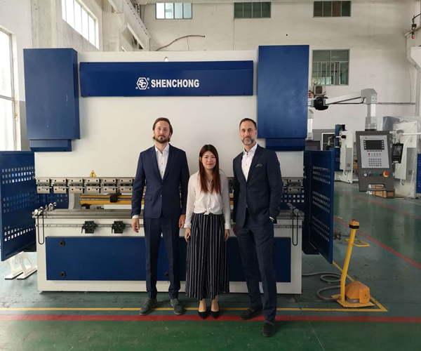 波蘭代理商來無錫神沖考察.jpg 波蘭代理商來無錫神沖考察.jpg