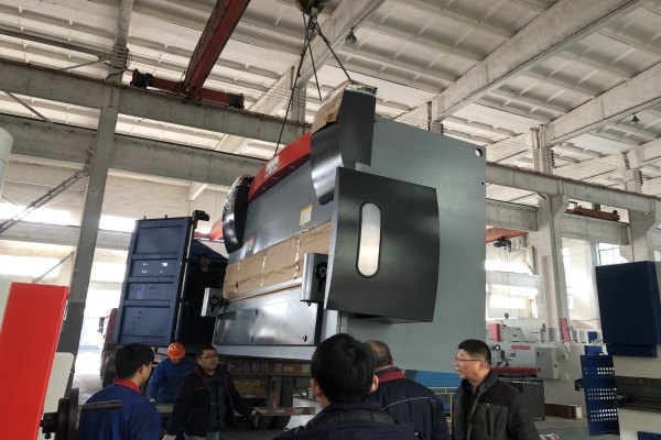 數(shù)控折彎?rùn)C(jī)韓國(guó)銷售.jpg 數(shù)控折彎?rùn)C(jī)銷售韓國(guó).jpg