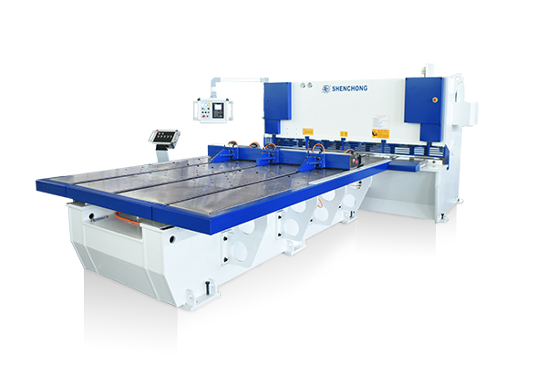 前送料剪板機(jī)